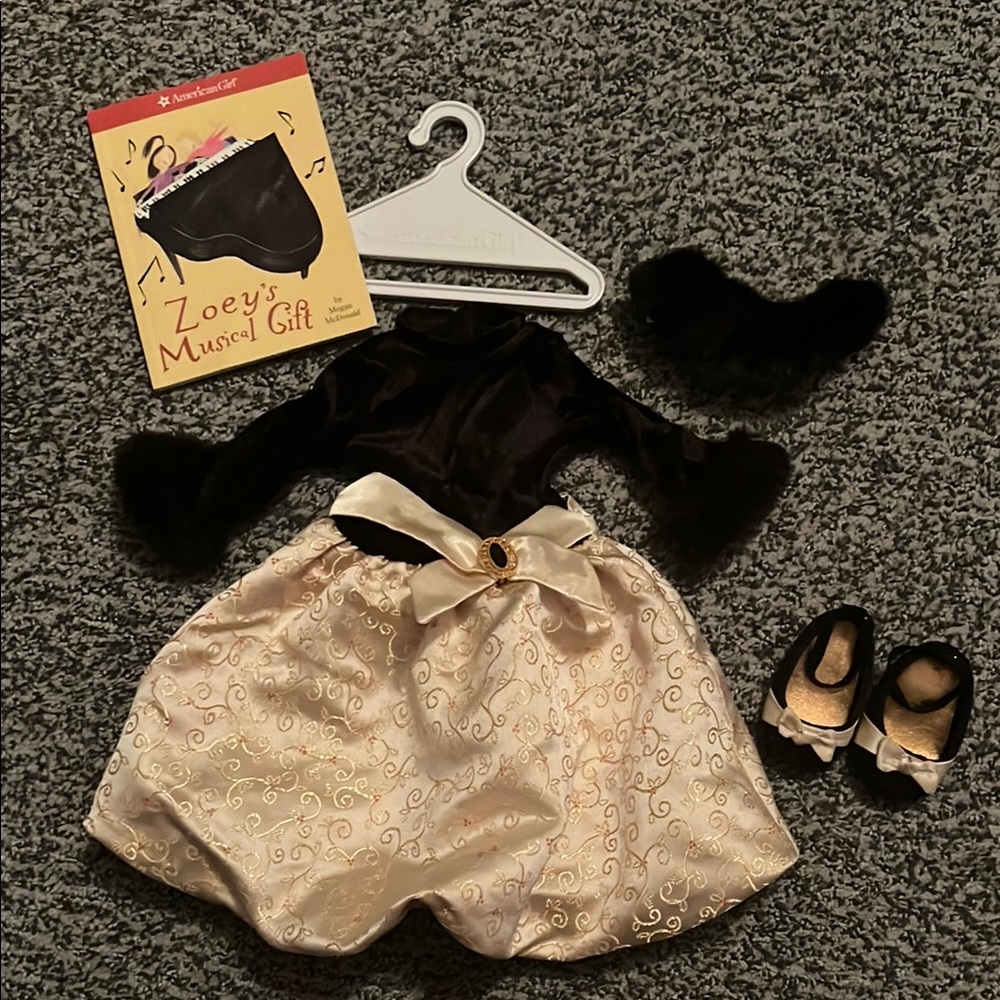American Girl Zoey Midnight Holly Christmas outfit w/ Zoey’s Musical gift book